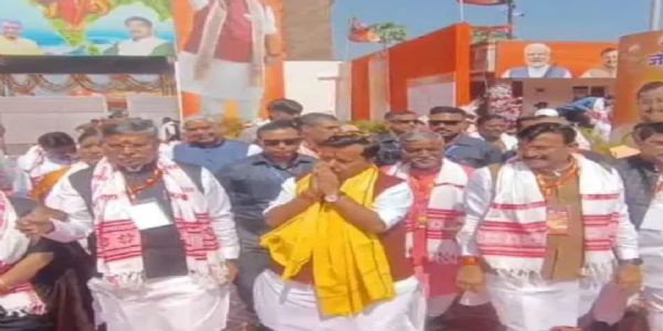 ଝାଡ଼ଖଣ୍ଡ ବିଜେପିର ପ୍ରଦେଶ କାର୍ଯ୍ୟସମିତି ବୈଠକରେ ପହଂଚିଲେ ଜାତୀୟ ଅଧ୍ୟକ୍ଷ ନୀତିନ ନବୀନ, ମାନ୍ଦର ବଜାଇ କଳାକାରଙ୍କ ବଢ଼ାଇଲେ ଉତ୍ସାହ