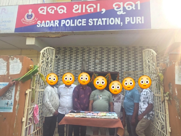 ଜୁଆ ଆଡ୍ଡାରେ ଚଢ଼ାଉ ୭ ଗିରଫ ୧ ଲକ୍ଷ ୬୧ ହଜାର ୬୧୫ ନଗଦ ଟଙ୍କା ଜବତ