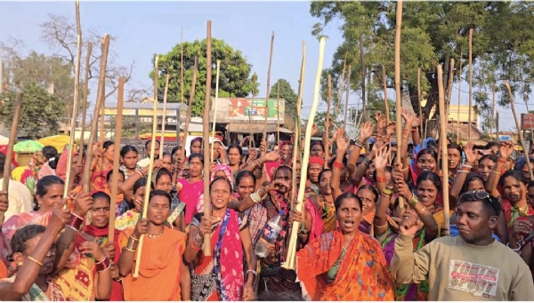 ମଦ ବିକ୍ରି ବନ୍ଦ ନହେଲେ ପଞ୍ଚାୟତ ନିର୍ବାଚନ ରେ ଭୋଟ ବର୍ଜ୍ଜନ ର ଚେତାବନୀ ଦେଇଛନ୍ତି ମହିଳା