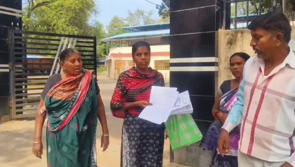 ତହସିଲଦାରଙ୍କ ବିରୋଧରେ ଯୁବତୀଙ୍କ ସାଂଘାତିକ ଅଭିଯୋଗ
