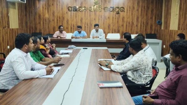 ବାତ୍ୟା ମୁକାବିଲା ପାଇଁ ଜୟପୁର ବ୍ଲକ ପ୍ରଶାସନ ର ବୈଠକ