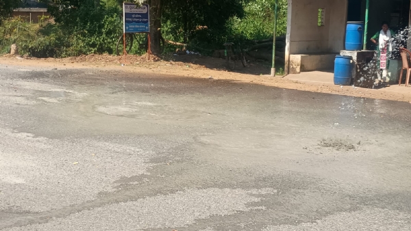ଏନ୍ଏଚ୍-୪୯ରେ ବର୍ଜ୍ୟ ଗୁଣ୍ଡର ଆସ୍ତରଣ, ଅଣନିଶ୍ୱାସୀ