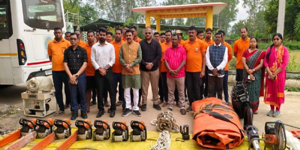 ବାତ୍ୟା ଅର୍ଣ୍ଣବ: ମାଲକାନଗିରିରେ ବ୍ୟାପକ ସ୍ଥାନାନ୍ତର ଓ ସୁରକ୍ଷା ବ୍ୟବସ୍ଥା; ଗ୍ରାଉଣ୍ଡ ଜିରୋରେ ସ୍ଥିତି ସମୀକ୍ଷା କଲେ ମନ୍ତ୍ରୀ