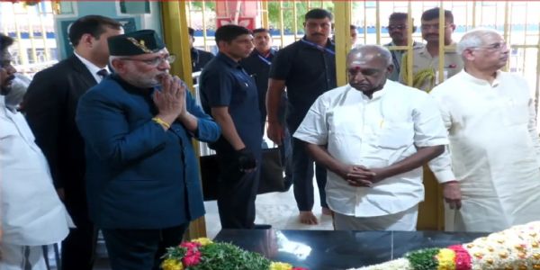 ଦେଓରାଙ୍କ 119ତମ ଜୟନ୍ତୀ ଅବସରରେ ପାସୁମ୍ପୋନ୍ ଠାରେ ଶ୍ରଦ୍ଧାଞ୍ଜଳି ଅର୍ପଣ କଲେ ଉପରାଷ୍ଟ୍ରପତି