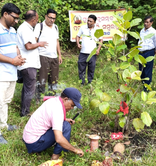 ଲକ୍ଷ୍ମୀ ଡୁଙ୍ଗୁରିରେ ୧୧ ତମ ସମର୍ପଣ ଉତ୍ସବ : ପଶ୍ଚିମ ଓଡ଼ିଶାର ବୌଦ୍ଧ ପୀଠ ସମନ୍ୱୟ ରକ୍ଷା ଆଲୋଚନା ଚକ୍ର ଲକ୍ଷ୍ମୀ ଡୁଙ୍ଗୁରିରେ ୧୧ ତମ ସମର୍ପଣ ଉତ୍ସବ : ପଶ୍ଚିମ ଓଡ଼ିଶାର ବୌଦ୍ଧ ପୀଠ ସମନ୍ୱୟ ରକ୍ଷା ଆଲୋଚନା ଚକ୍ର