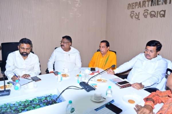 ଏକାମ୍ର କ୍ଷେତ୍ର, ପିପିଲି ଚାନ୍ଦୁଆ ହବ ଏବଂ ପୁରୀ ଅର୍ଣ୍ଣପୂର୍ଣ୍ଣା ଥିଏଟରର ବିକାଶ କାର୍ଯ୍ୟର ସମୀକ୍ଷା କଲେ ମନ୍ତ୍ରୀ