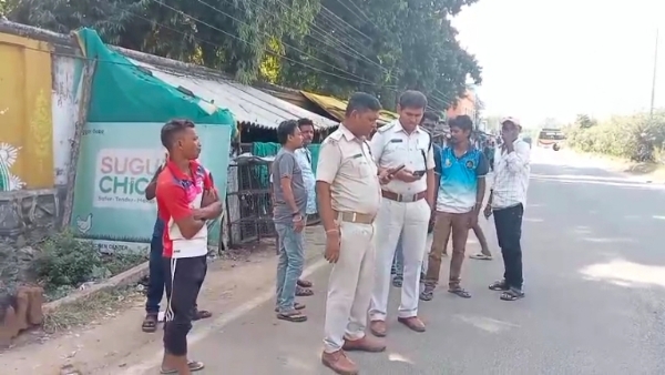 ବଲାଙ୍ଗିର ଲାଲଟିକ୍ରାରେ ମର୍ମନ୍ତୁଦ ସଡ଼କ ଦୁର୍ଘଟଣାବସ୍ ଧକ୍କାରେ ଯୁବକ ମୃତ ।
