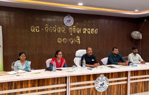 ମୃତ୍ତିକା ସଂରକ୍ଷଣ ନିର୍ଦ୍ଦେଶକଙ୍କ ଦୁଇଦିନିଆ କଳାହାଣ୍ଡି ଗସ୍ତ ବିଭିନ୍ନ ଉନ୍ନୟନ ପ୍ରକଳ୍ପର ସମୀକ୍ଷା ସହ କ୍ଷେତ୍ର ପରିଦର୍ଶନ