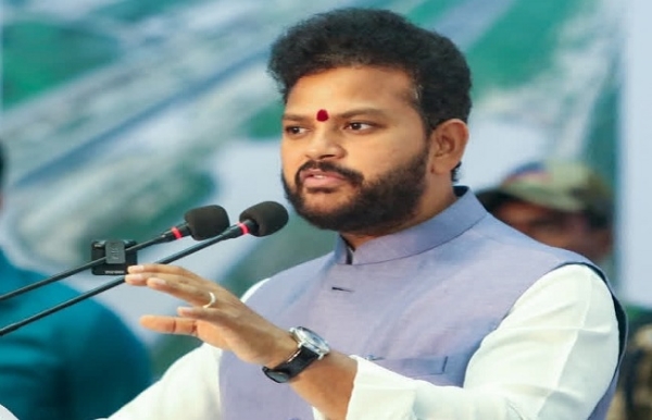 विमानन मंत्री के. राममोहन नायडू का फाइल फोटो विमानन मंत्री के. राममोहन नायडू का फाइल फोटो