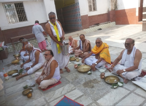 ଜିଲ୍ଲା ବ୍ରାହ୍ମଣ ମହାସଭା ବଲାଙ୍ଗିରଙ୍କ* ଦ୍ବାରା ସାମୂହିକ ତିଳତର୍ପଣ ଶାସ୍ତ୍ରୀୟ ବିଧି ବିଧାନ ଅନୁଯାୟୀ ଗଭୀର ହର୍ଷୋଲ୍ଲାସରେ ପାଳିତ