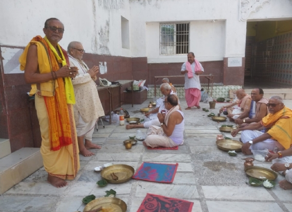 ଜିଲ୍ଲା ବ୍ରାହ୍ମଣ ମହାସଭା ବଲାଙ୍ଗିରଙ୍କ* ଦ୍ବାରା ସାମୂହିକ ତିଳତର୍ପଣ ଶାସ୍ତ୍ରୀୟ ବିଧି ବିଧାନ ଅନୁଯାୟୀ ଗଭୀର ହର୍ଷୋଲ୍ଲାସରେ ପାଳିତ