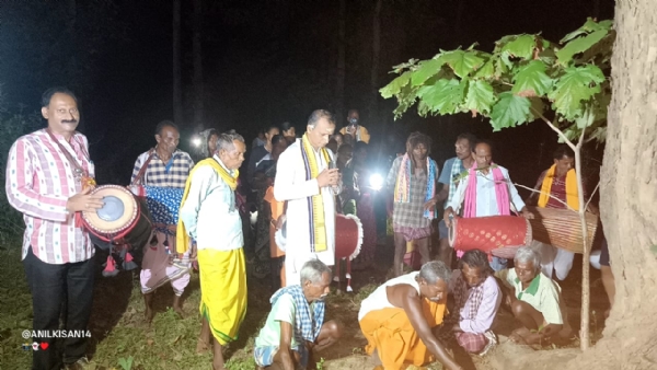 ୩୫ ବର୍ଷ ପରେ ଧୁବେନବୁଡ଼ରେ ଫେରିଲା କରମା ପରମ୍ପରା, ୩୫ ବର୍ଷ ପରେ ଧୁବେନବୁଡ଼ରେ ଫେରିଲା କରମା ପରମ୍ପରା,