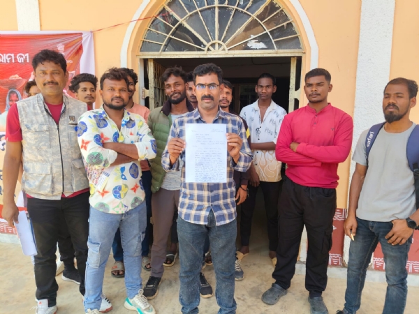 ଘରୋଇ ଜାଗା ରେ  ଗୋଷ୍ଠି କେନ୍ଦ୍ର ନିର୍ମାଣକୁ ବିରୋଧ