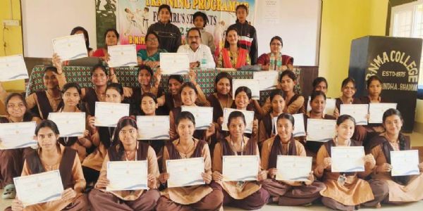 ଛାତ୍ରୀ ଆତ୍ମରକ୍ଷା ପ୍ରଶିକ୍ଷଣ ଶିବିର ଉଦଯାପିତ