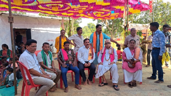 ଗୌରଗୋଠ, ଅର୍ଜୁନପୁର ଲୋକଙ୍କୁ ଭେଟି ସମସ୍ୟା ଶୁଣିଲେ ନରସିଂହ ଲୋକଙ୍କ ଠାରୁ ସିଧାସଳଖ ଚାର ଓ ମହୁଲ କିଣୁ ସରକାର