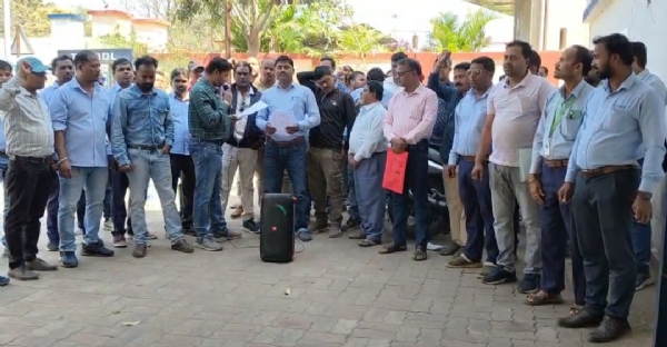 ସାଉଥକୋ ବିଦ୍ୟୁତ ବିଭାଗର ମନମୁଖୀ ବିରୋଧରେ କର୍ମଚାରୀ ସଂଘ ବିରୋଧ ପ୍ରଦର୍ଶନ