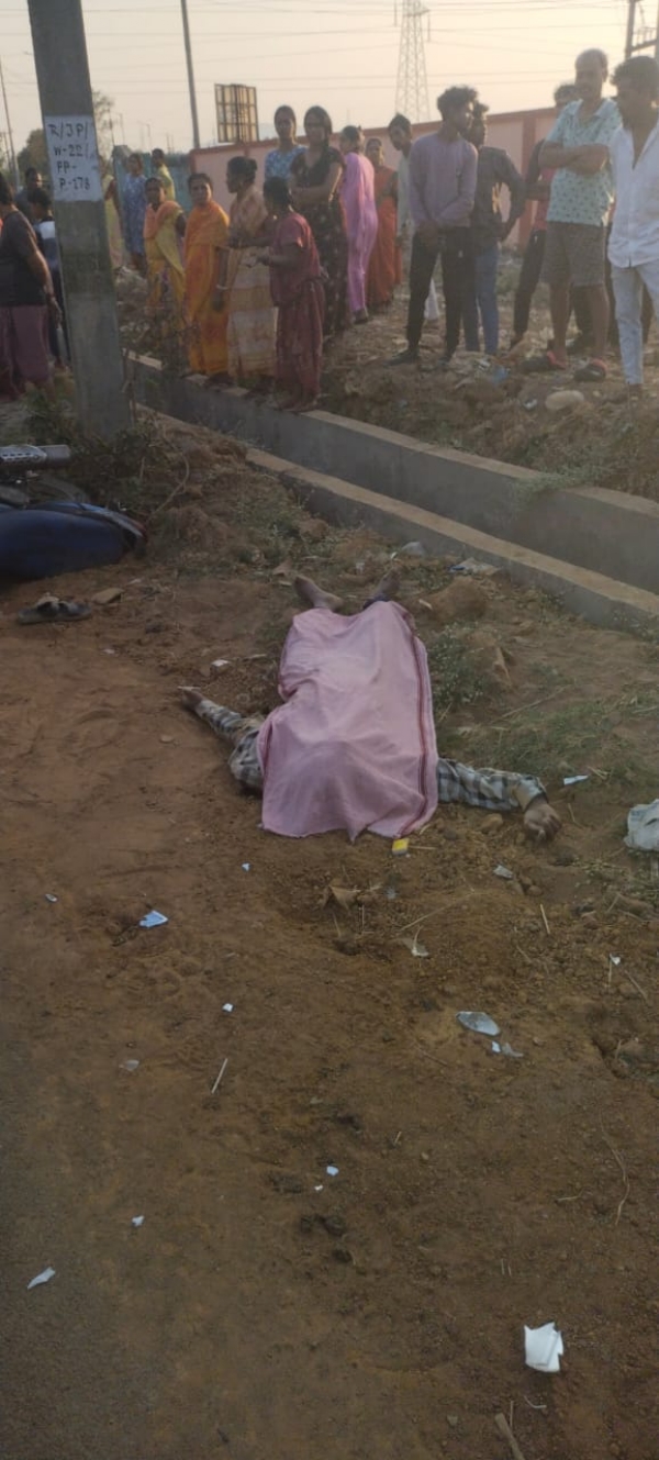 ଗ୍ଲୋକାଲ ବାଇପାସ ନିକଟରେ ଦୁର୍ଘଟଣା ଗ୍ଲୋକାଲ ବାଇପାସ ନିକଟରେ ଦୁର୍ଘଟଣା