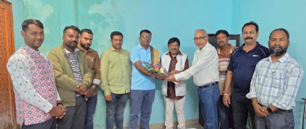 ଯୁଗ ଯାତ୍ରୀ ସାହିତ୍ୟ ସଂସଦ ପକ୍ଷରୁ ସମ୍ପାଦକ ହେମନ୍ତ ସାହୁଙ୍କ  ସାହିତ୍ୟ ଅନୁଷ୍ଠାନ: ଏକକ ସମ୍ପର୍କ ଅଭିଯାନ  ଯୁଗ ଯାତ୍ରୀ ର ଏ ଅଭିନବ ପ୍ରୟାସ