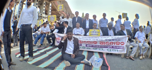 ମାଳତୀପାଟପୁର ଠାରେ ଓକିଲଙ୍କ ରାସ୍ତାରୋକ ମାଳତୀପାଟପୁର ଠାରେ ଓକିଲଙ୍କ ରାସ୍ତାରୋକ