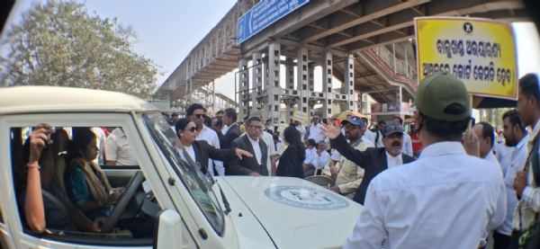 ମାଳତୀପାଟପୁର ଠାରେ ଓକିଲଙ୍କ ରାସ୍ତାରୋକ-୧ ମାଳତୀପାଟପୁର ଠାରେ ଓକିଲଙ୍କ ରାସ୍ତାରୋକ-୧