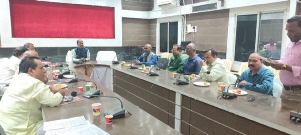 Smaranika kamiti baithak