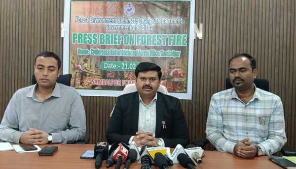 ଜିଲ୍ଲା ଆପାତ କାଳୀନ ବୈଠକ