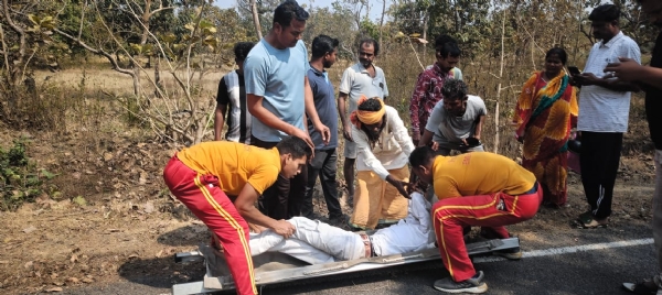 କାଲଦାପଲ୍ଲୀ ମୋଡ଼ରେ କାର ଦୁର୍ଘଟଣା, ଯୁବକ ଆହତ