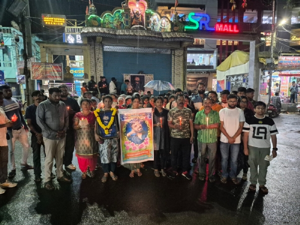 ସଡକଦୁର୍ଘଟଣାରେ ମୃତ ଶିକ୍ଷକଙ୍କ ମୃତ୍ୟୁକୁ ନେଇ କ୍ୟାଣ୍ତେଲ ଶୋଭାଯାତ୍ରା