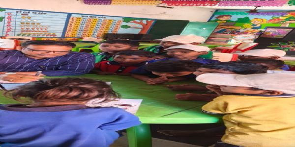 ଜିଲ୍ଲା ଶିକ୍ଷା ଅଧିକାରୀଙ୍କ ଝରାପାଲ୍ଲୀ ଓ ପଦ୍ମଗିରି ଗ୍ରାମପଞ୍ଚାୟତର ବିଭିନ୍ନ ସ୍କୁଲ ପରିଦର୍ଶନ