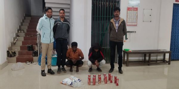 ଅବକାରୀ ଚଢାଉ, ବିଦେଶୀ ମଦ ଜବତ, ୩ଗିରଫ