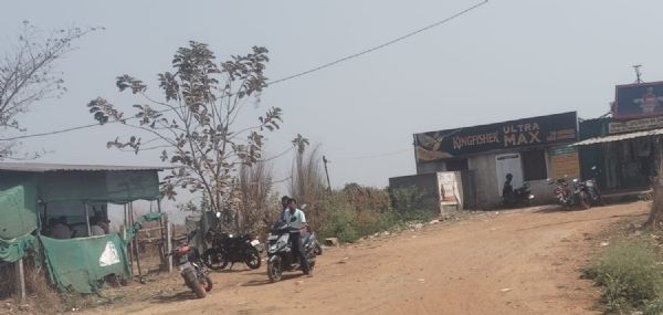 ଠିପିବନ୍ଦ ମଦ ଦୋକାନ ପାଲଟିଛି ଠିପିଖୋଲା ବାର୍ ( ଫଟୋ)