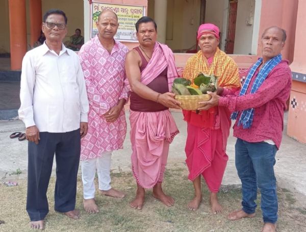 ଗୁଁଡ଼ିଖାଇ ପର୍ବ ପାଇଁ ରଣେଶ୍ୱର ରାମଚଣ୍ଡୀ ମନ୍ଦିରରେ ପହଞ୍ଚିଲା ନୁଆଁ ଫଳ ଓ ଫୁଲ