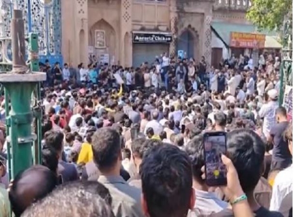 Protests-in-Uttar-Pradesh-after-Khameneis-death