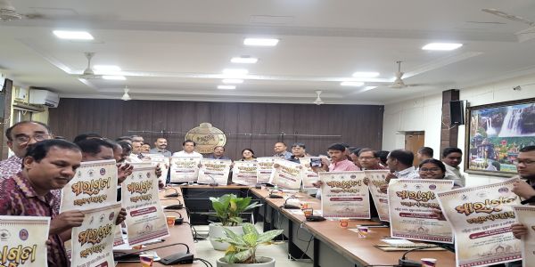 ମାରାଗୁଡ଼ା ଲୋକମହୋତ୍ସବ–୨୦୨୬ ପାଇଁ ବାଜିଲା ବିଗୁଲ୍: କମିଟି ସଦସ୍ୟଙ୍କ ଦ୍ଵାରା ପୋଷ୍ଟର ଉନ୍ମୋଚିତ