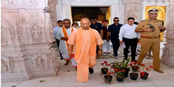 ଶ୍ରୀରାମଲଲାଙ୍କ ଦର୍ଶନ କଲେ ମୁଖ୍ୟମନ୍ତ୍ରୀ ଯୋଗୀ, ପରିସରରେ     ନିର୍ମାଣ କାର୍ଯ୍ୟର ପ୍ରଗତି ବିଷୟରେ ବୁଝିଲେ