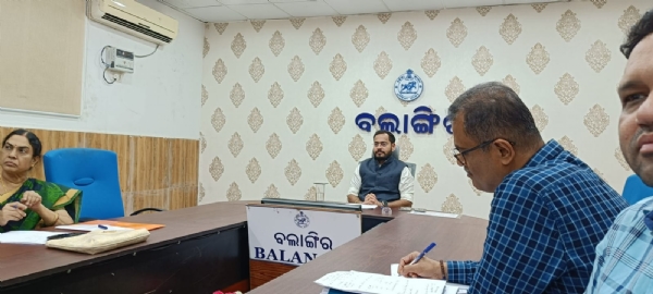 ରନ୍ଧନ ଗ୍ୟାସ, ପେଟ୍ରୋଲ ଓ ଡିଜେଲ ଆଦିର ଉପଲବ୍ଧତା ସମ୍ପର୍କରେ ମୁଖ୍ୟ ଶାସନସଚିବଙ୍କ ଜିଲ୍ଲାପାଳମାନଙ୍କ ସହିତ ଆଲୋଚନା; ରାଜ୍ୟସ୍ତରୀୟ ଓ ଜିଲ୍ଲାସ୍ତରୀୟ କମିଟି ଗଠନ।