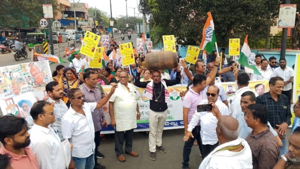 ଗ୍ଯାସ ନମିଳିବା ଓ ସାମଗ୍ରୀର ଦରବୃଦ୍ଧିକୁ ନେଇ କଂଗ୍ରେସର ବିକ୍ଷୋଭ ଗ୍ଯାସ ନମିଳିବା ଓ ସାମଗ୍ରୀର ଦରବୃଦ୍ଧିକୁ ନେଇ କଂଗ୍ରେସର ବିକ୍ଷୋଭ