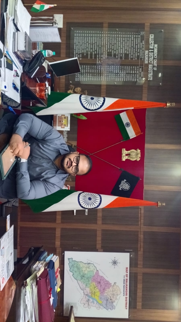 ନୂତନ ଜିଲ୍ଲାପାଳ ଭାବେ କାର୍ଯ୍ୟରେ ଯୋଗଦେଲେ ପ୍ରଥମେଶ ଅରବିନ୍ଦ ରାଜସିର୍କେ ନୂତନ ଜିଲ୍ଲାପାଳ ଭାବେ କାର୍ଯ୍ୟରେ ଯୋଗଦେଲେ ପ୍ରଥମେଶ ଅରବିନ୍ଦ ରାଜସିର୍କେ