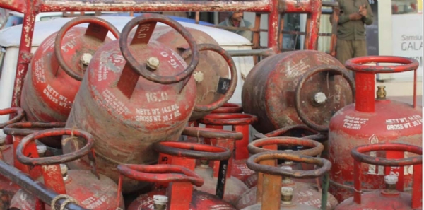 BYABASAI NKA PAIEN NAHIN RANDHAN GAS