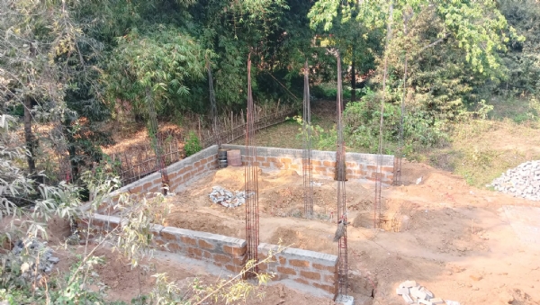 ସାଂସଦ ଲ୍ୟାଡକୁ ଚଂଚକତା :ଚିହ୍ନଟ ଜମିରେ ନହୋଇ  ବ୍ୟକ୍ତିଗତ ଜମିରେ ଚାଲିଛି ଘର ନିର୍ମାଣ