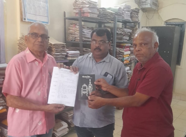 ବିଦ୍ୟାଳୟରେ ରାଜର୍ଷି ବିକ୍ରମ ଦେବଙ୍କ ପରିଚୟ ପାଇଁ ନିବେଦନ। ବିଦ୍ୟାଳୟରେ ରାଜର୍ଷି ବିକ୍ରମ ଦେବଙ୍କ ପରିଚୟ ପାଇଁ ନିବେଦନ।