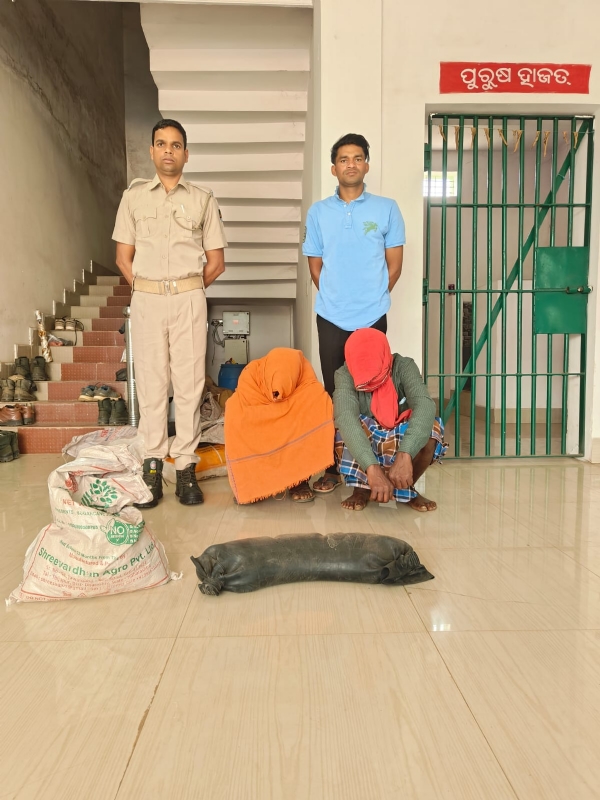 ଦେଶି  ମଦ ଚାଲାଣ ବେଳେ ଚଢାଉ, ୩ ଗିରଫ