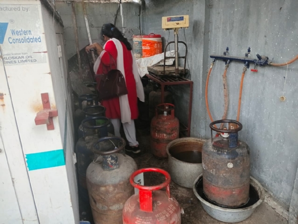 ବଲାଙ୍ଗୀର ମ୍ୟୁନିସିପାଲିଟିରେ ଏଲ୍ ପି ଜି ସିଲିଣ୍ଡର ଅବୈଧ ବ୍ୟବହାର ବିରୋଧରେ ଏନଫୋର୍ସମେଣ୍ଟ କାର୍ଯ୍ୟ