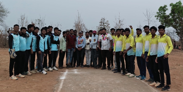 ମା’ ବାରଖୁଲେନ କ୍ରିକେଟ ଟୁର୍ଣ୍ଣାମେଣ୍ଟ  ଚତୁର୍ଥ ଦିନ ରେ ବାରବନ୍ଦ ଗ୍ରାମଠାରେ ଅନୁଷ୍ଠିତ ହୋଇଯାଇଛି !