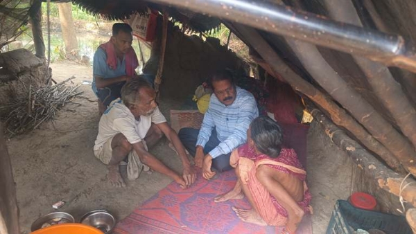 ଅସହାୟ ବୃଦ୍ଧ ଦମ୍ପତ୍ତିଙ୍କ କୁଡିଆ ଘରେ ଜିଲ୍ଲାପାଳ