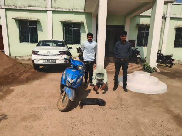 ଦେଶି ମଦ ଚାଲାଣ ବେଳେ ଚଢାଉ