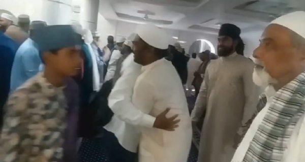 ବଲାଙ୍ଗିର ଜିଲ୍ଲାରେ ହର୍ସ ଉଲ୍ଲାସରେ ମୁସଲିମ ସମ୍ପ୍ରଦାୟର   ଇଦ ଉଲ ଫିତର ପର୍ବ ପାଳନ କଲେ