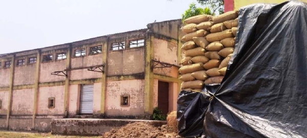 JAMAJODI SAMITI CHATA NATHIBA GHARE DHANA