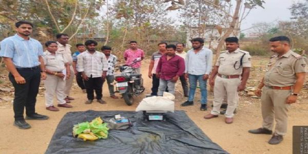 ବଲାଙ୍ଗିର ଟାଉନ ପୋଲିସ ହାତରେ ଗଦାଗଦା ଗଞ୍ଜେଇ : ୩ ଆନ୍ତଃରାଜ୍ୟ ଚାଲାଣ କାରି ଗିରଫ