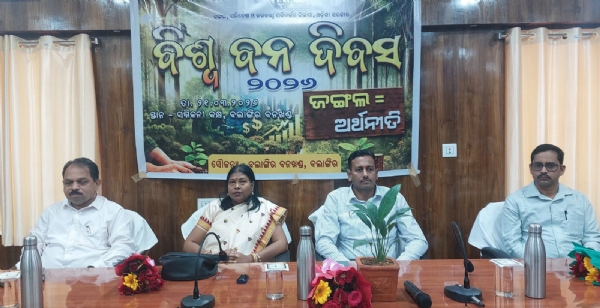 ବିଶ୍ୱ ବନଦିବସ ପାଳିତ.. ବଲାଙ୍ଗୀରରେ ଜଙ୍ଗଲ ଓ ଅର୍ଥନୀତିର ନୀବିଡ ସମ୍ପର୍କ ରହିଛି-ଆରସିସିଏଫ